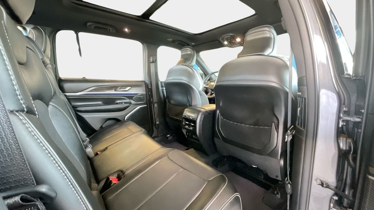 جيب جراند شيروكي 3.6 OVERLAND 2 ROW 4WD AUTO | شامل الضمان | 0 ﺪﻔﻋﺓ ﺃﻮﻟﻯ