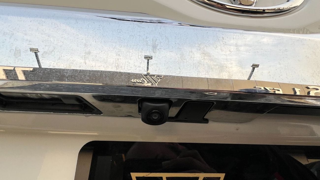 Toyota Hiace The 2026 TOYOTA HIACE High Roof 13 Seater