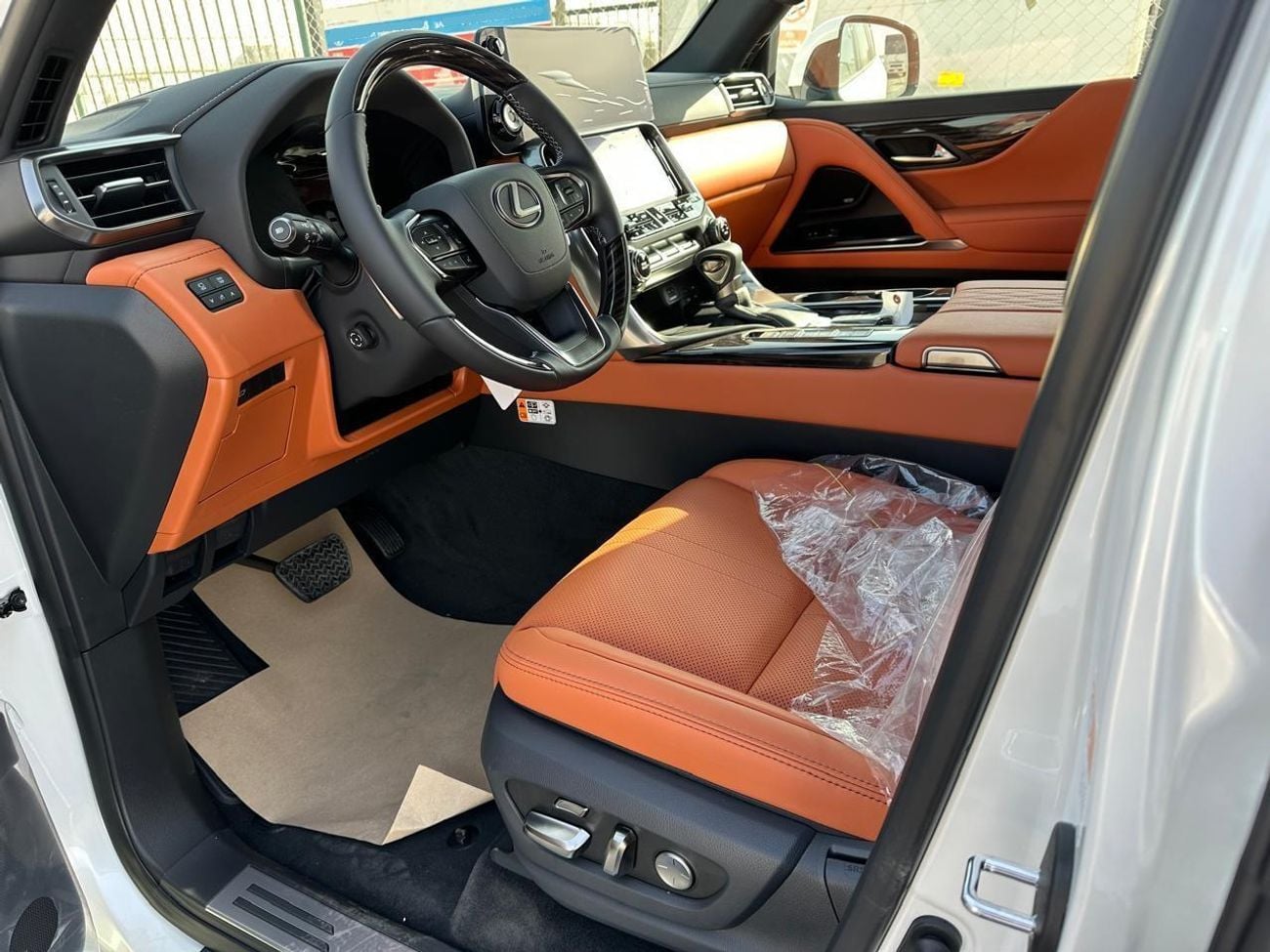 لكزس LX 600 2026 Lexus LX600 VIP (4-Seater) 3.5L V6 Twin-Turbo Petrol A/T 4WD Export Only