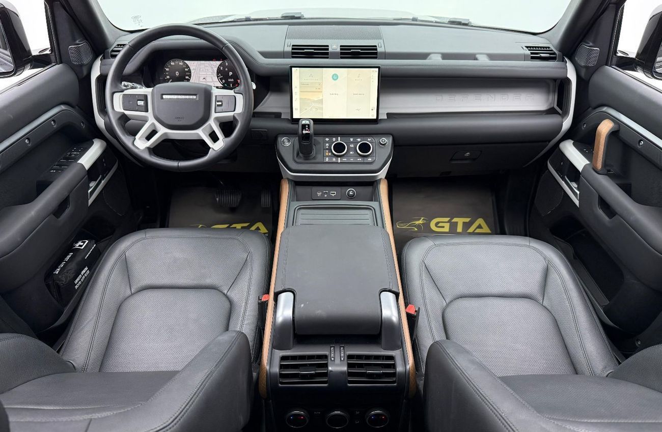 Land Rover Defender 2024 Land Rover Defender 110 SE P300, 2028 LR Warranty + Service Pack, Low Km, GCC