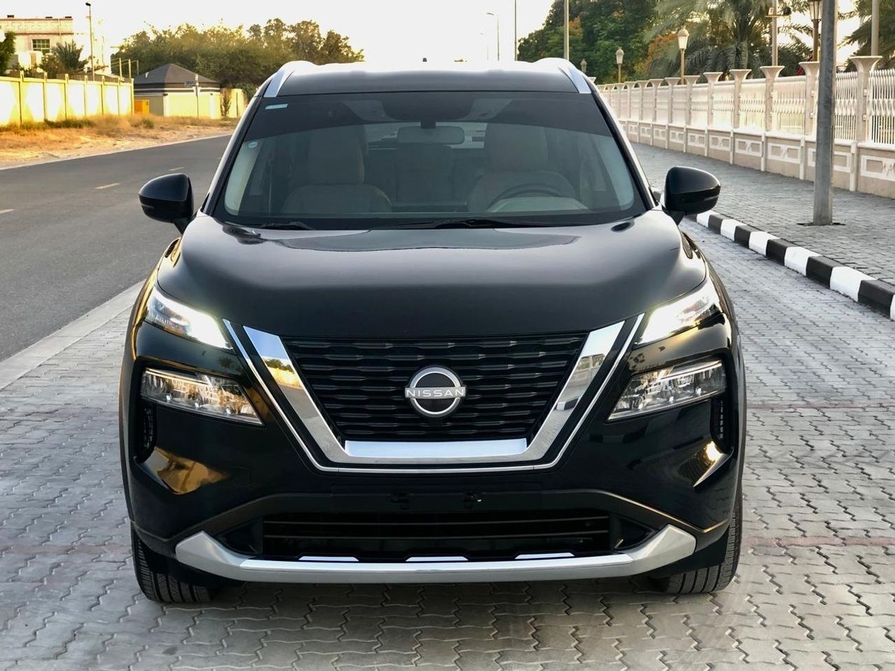 نيسان إكس تريل NISSAN XTRAIL 2.5L  7 SEATER 2023 GCC Spices