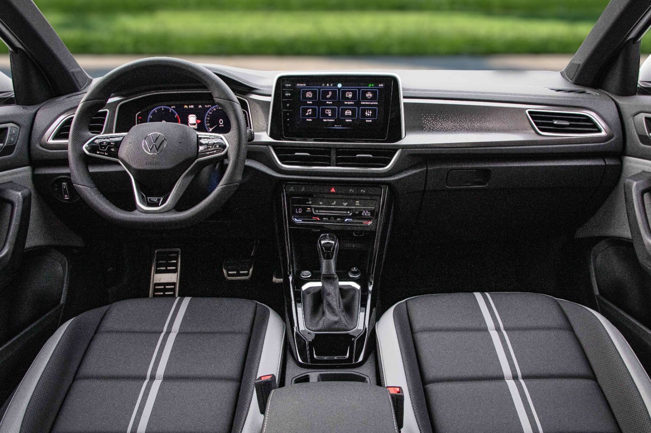 فولكس واجن T ROC 1,860 P.M  | 0% Downpayment | Volkwagen T-Roc R-Line Brand New!