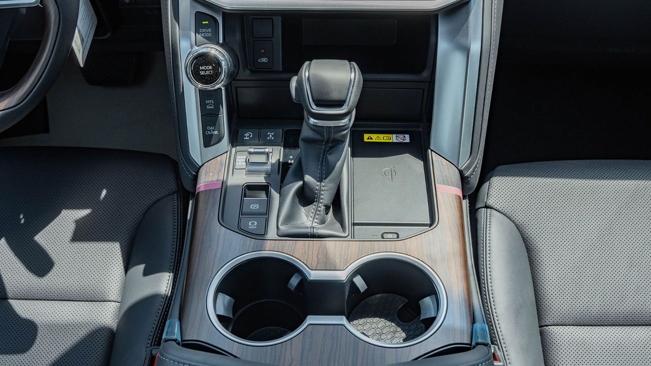 تويوتا لاند كروزر 2025 Toyota Land Cruiser 300 GXR 3.3L AT Diesel (White-Black)