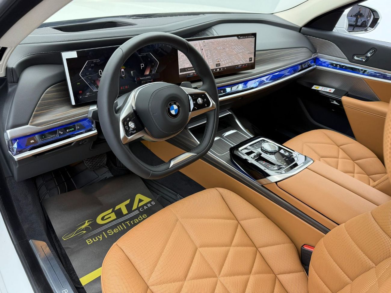 بي أم دبليو 735i *Brand New* 2025 BMW 735i Exclusive Pure, 2030 BMW Warranty + Service Pack, Delivery Kms, GCC