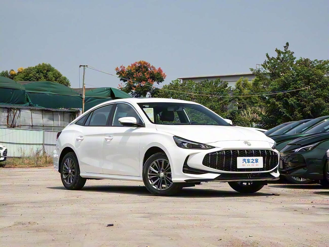 أم جي 5 MG5 2025 180DVVT Global Deluxe Edition - Automatic with Sunroof | Export price