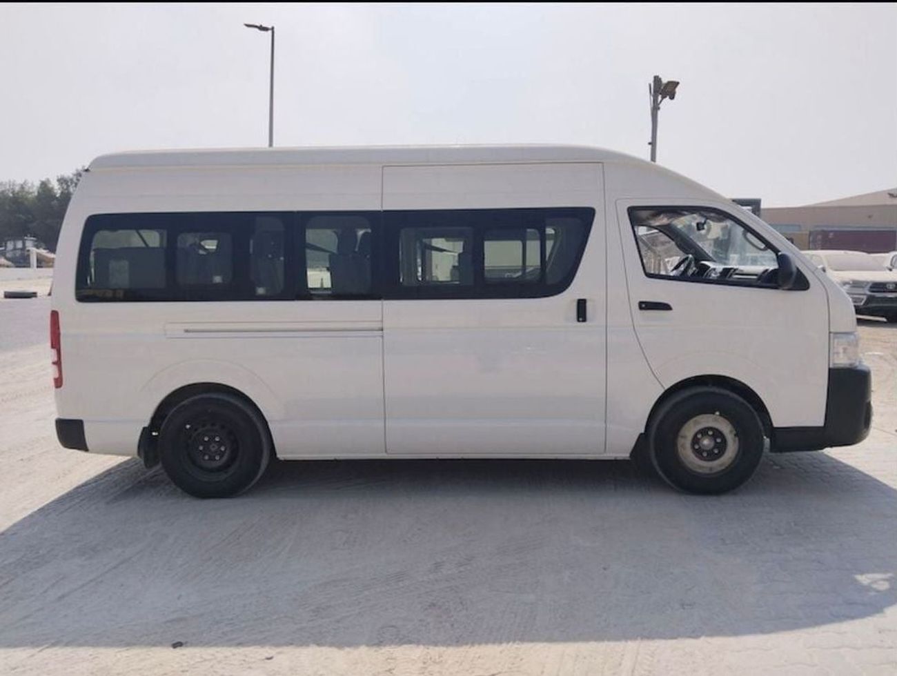 تويوتا هاياس TOYOTA HIACE HIGH ROOF DIESEL 2.5L