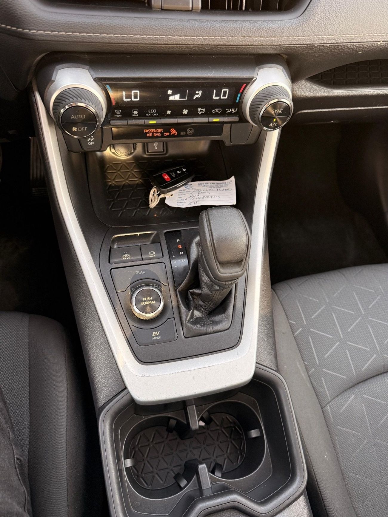 تويوتا راف ٤ XLE 2.5L