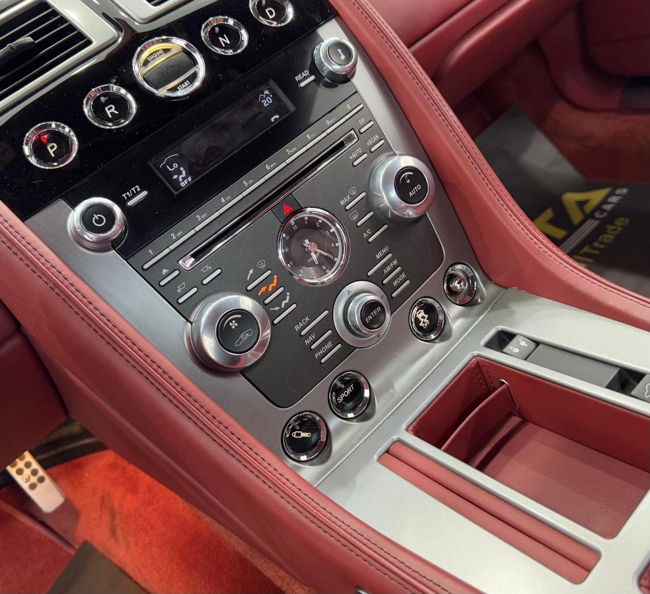 Aston Martin DB9 Std 6.0L (470 HP) 2014 Aston Martin DB9, Full Service History, Excellent Condition, GCC