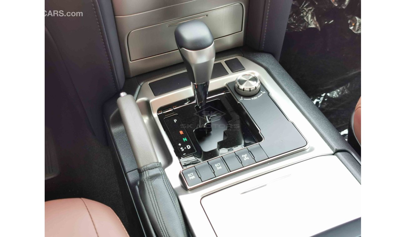 Toyota Land Cruiser 4.5L V8 DIESEL, 20" RIMS, TELESCOPIC STEERING, NAVIGATION, USB (CODE # VX01)