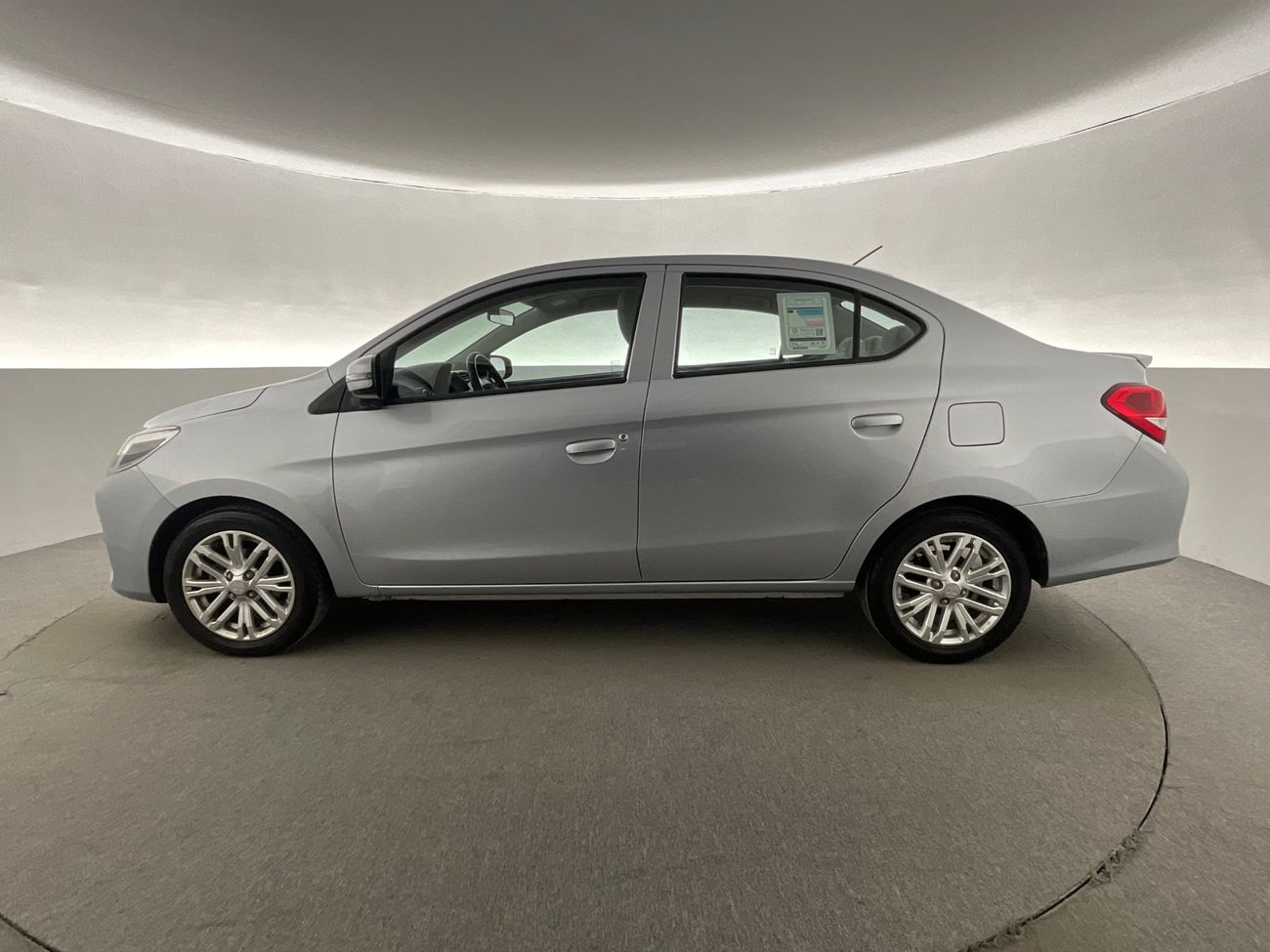 ميتسوبيشي اتراج GLX Full | شامل الضمان | 0 ﺪﻔﻋﺓ ﺃﻮﻟﻯ