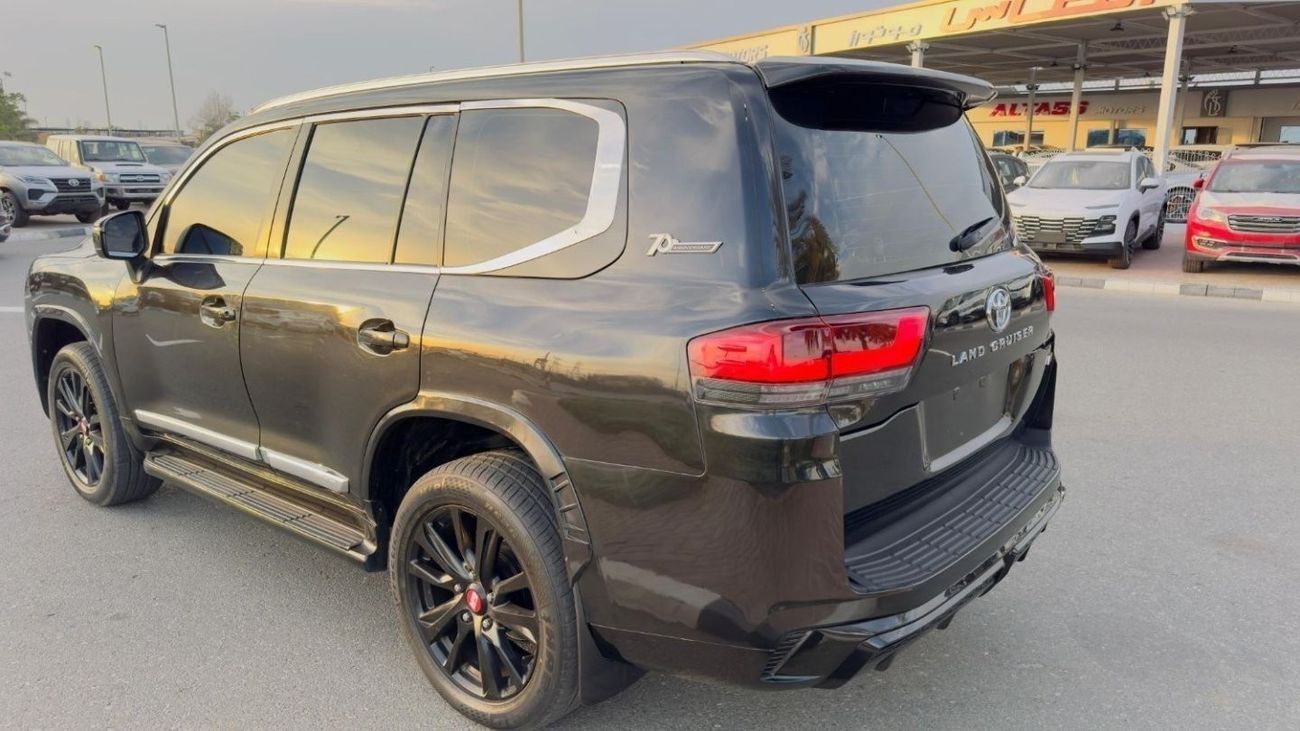 تويوتا لاند كروزر -