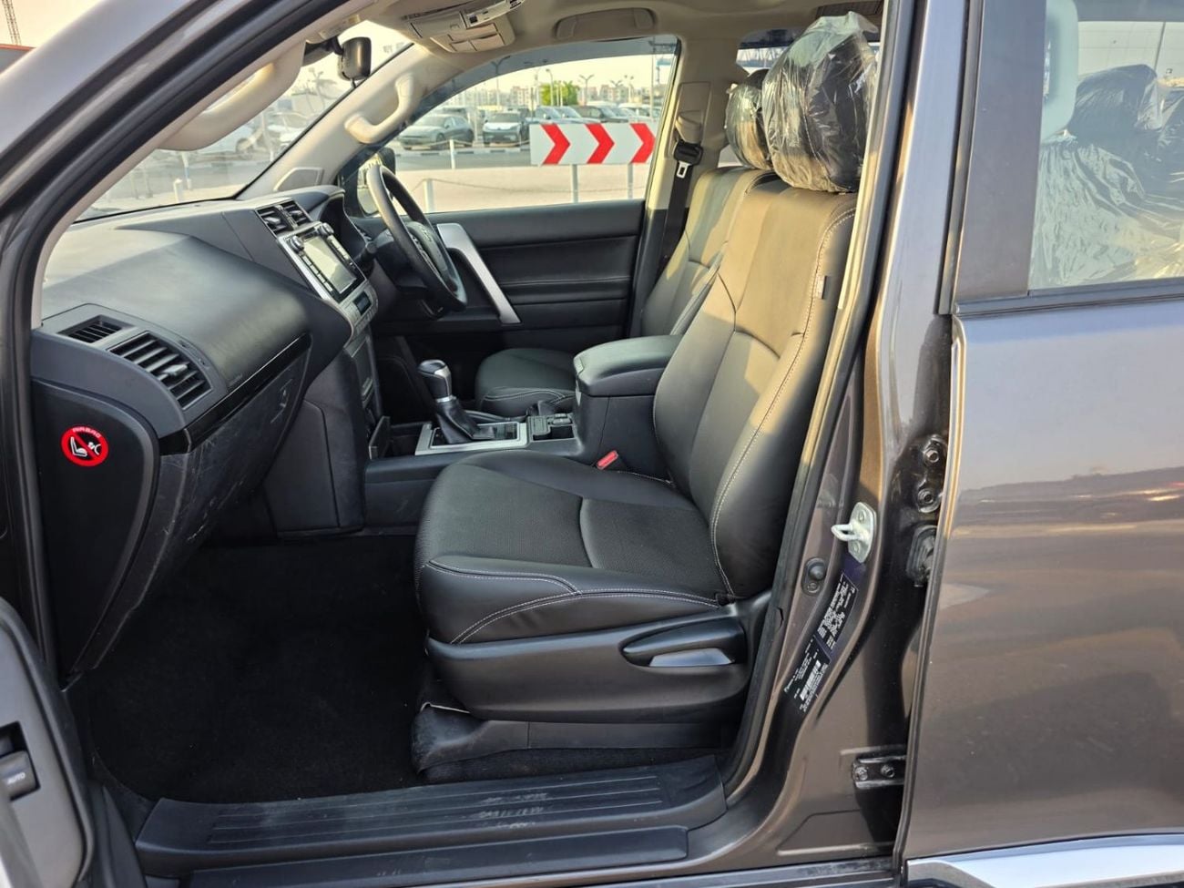 Toyota Prado 2019 4WD AT DIESEL = RIGHT HAND