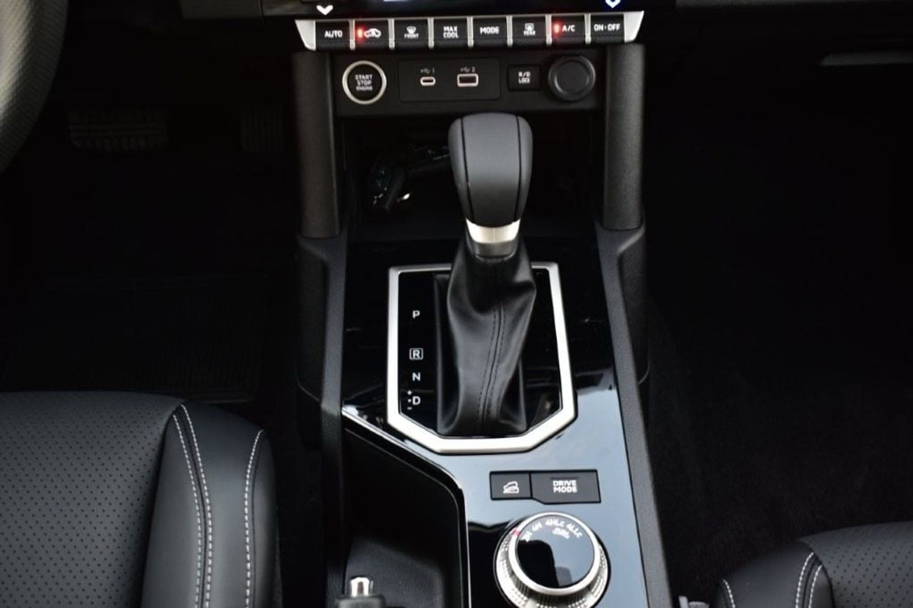 ميتسوبيشي L200 SPORTERO GLS 2.4L DIESEL AT