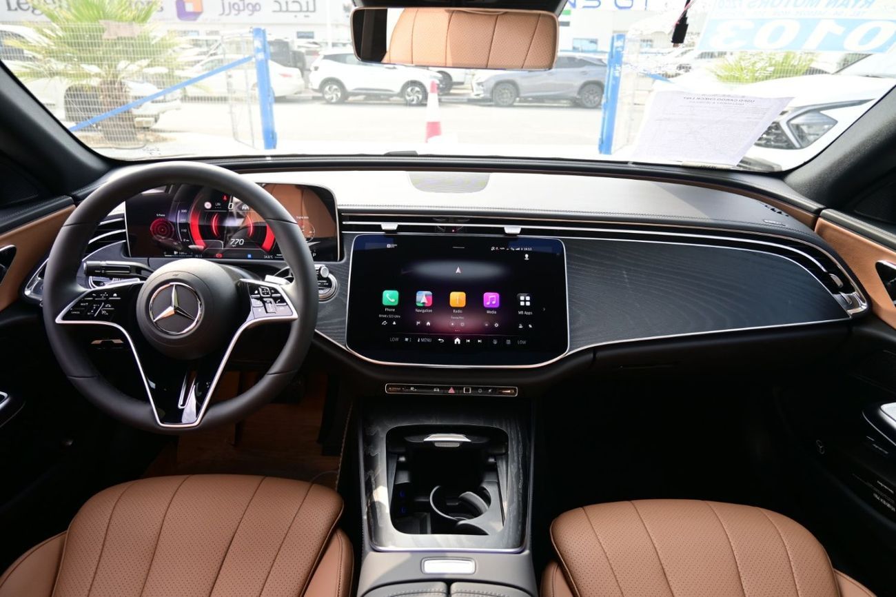 Mercedes-Benz E200 Mercedes-Benz E200 2.0L Turbo + Mild Hybrid Color Black Model2026