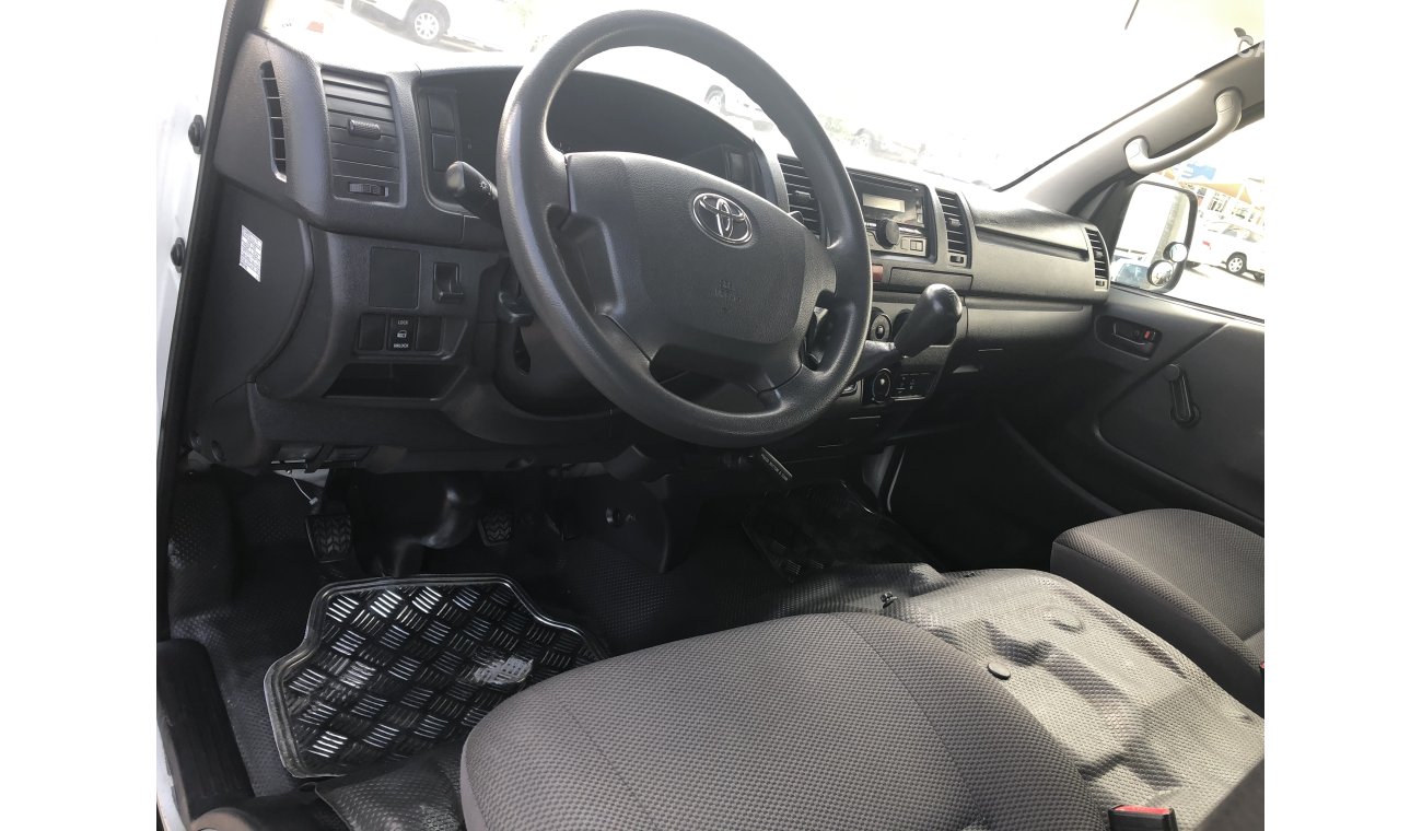 تويوتا هاياس Toyota Hiace Bus 13 str,model:2016. Excellent condition