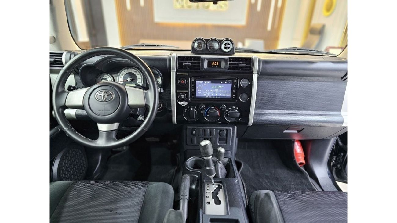 Toyota FJ Cruiser GXR 2018 GCC V6 FULL OPTION WITH WARRANTY