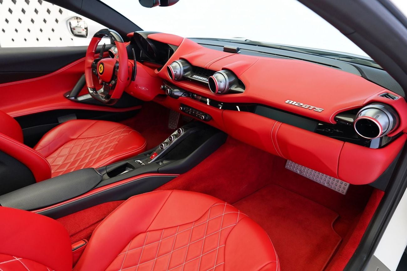 فيراري 812 GTS