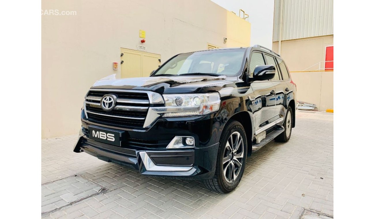 Toyota Land Cruiser 5.7L VXR PETROL FULL OPTION with LUXURY MBS AUTOBIOGRAPHY VIP SEAT(Export Only)