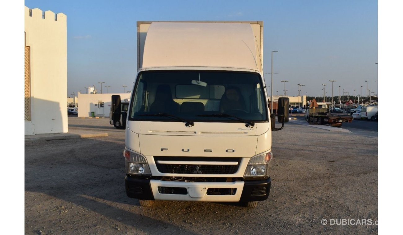 Mitsubishi Canter 2017 | MITSUBISHI CANTER 4.2TON TRUCK | CHILLER REAR LIFT | 14FEET | GCC | VERY WELL-MAINTAINED | SP