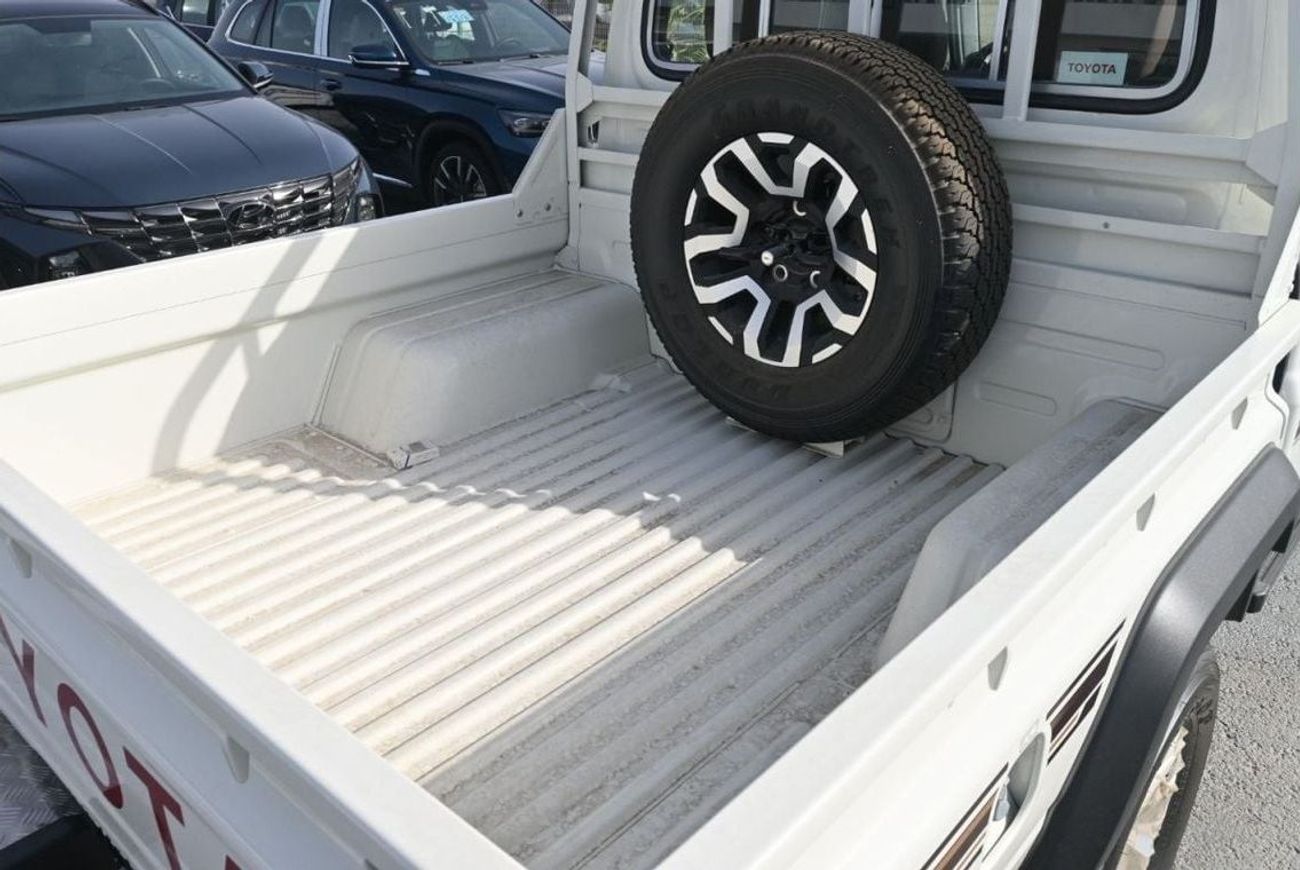 Toyota Land Cruiser Pick Up Toyota Land Cruiser Pickup  4.0L V6, Petrol, 4WD, Model 2024, Color White (Export Price)