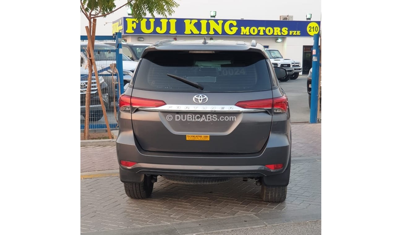 Toyota Fortuner 2.7 PETROL (4 CYLINDER)