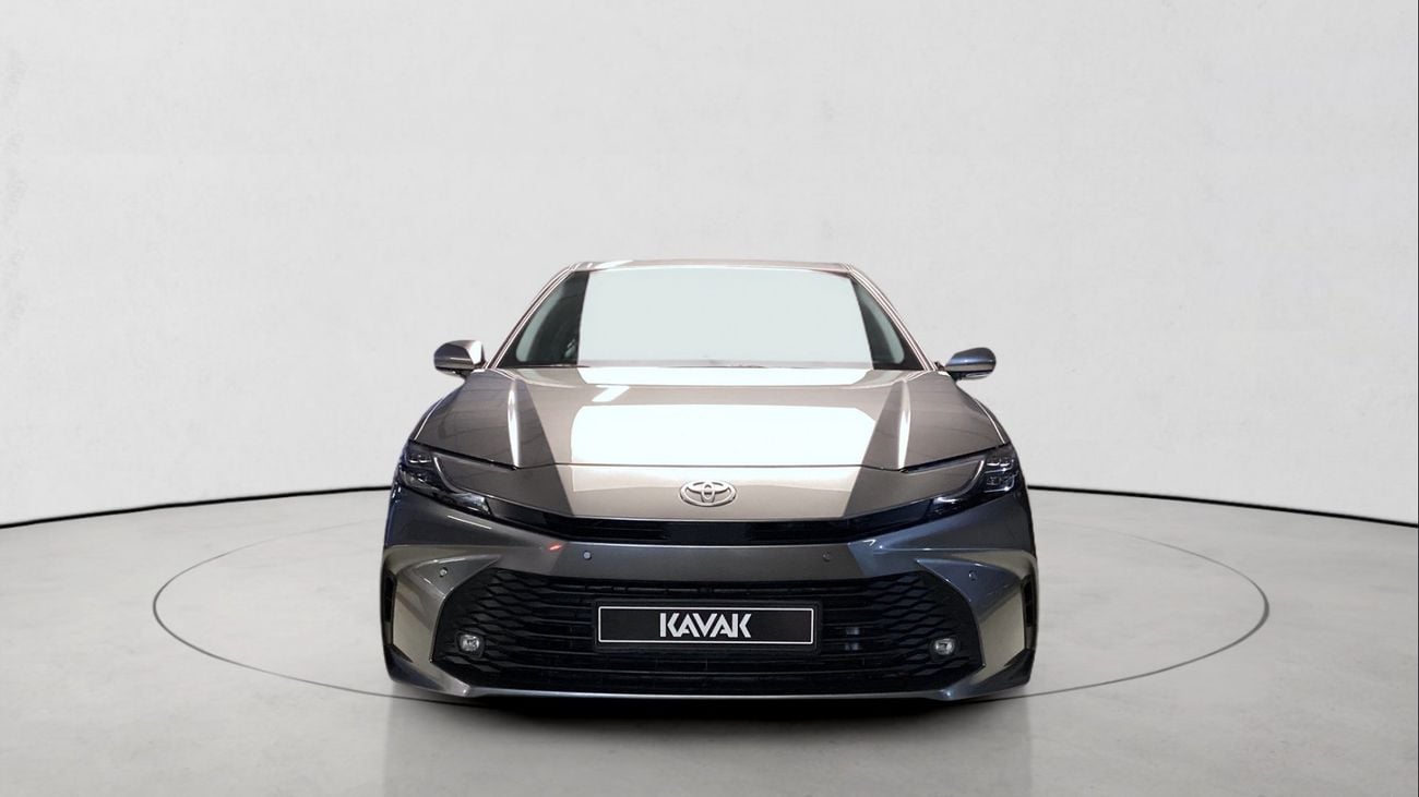 تويوتا كامري 2.5 HEV XLE E-CVT | شامل الضمان | 0 ﺪﻔﻋﺓ ﺃﻮﻟﻯ