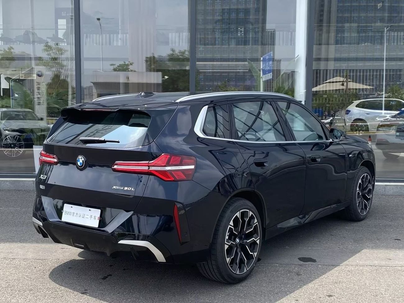 بي أم دبليو X3 xDrive30L Luxury M SportShadow Edition