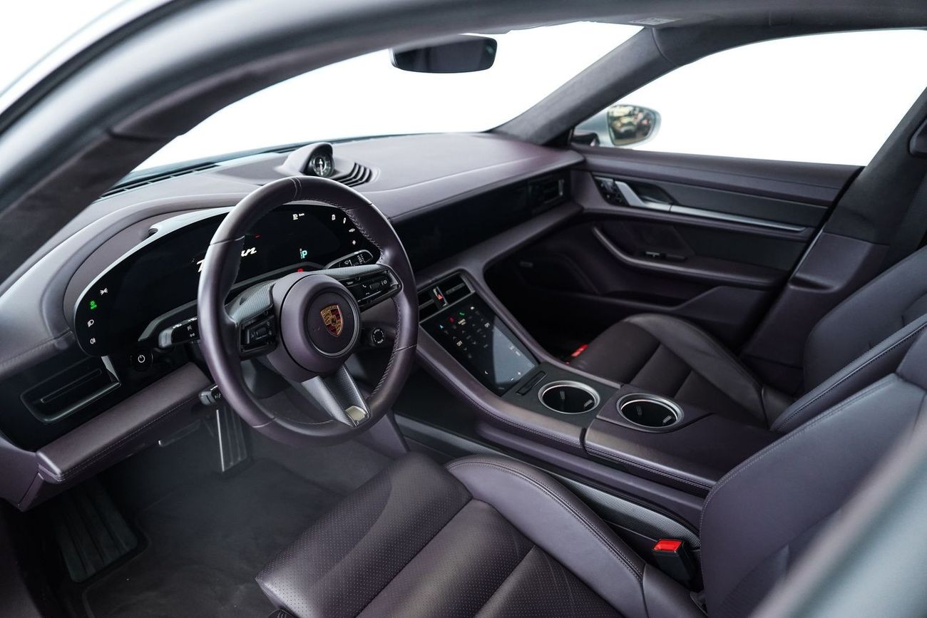 Porsche Taycan Turbo S (761 HP)