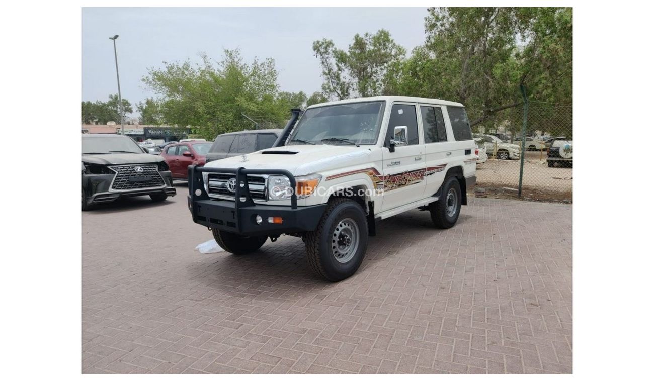 تويوتا لاند كروزر 70 76 4.5L HARD TOP TURBO DIESEL MT WITH BULL BAR