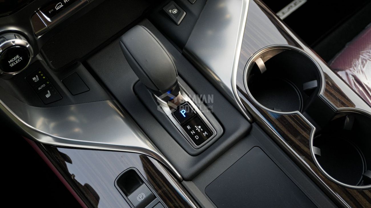 لكزس LX 700h SIGNATURE 3.5L TT HEV | AUTO PARKING | MARK LEVINSON | 7 SEATER AT 4WD 2026MY
