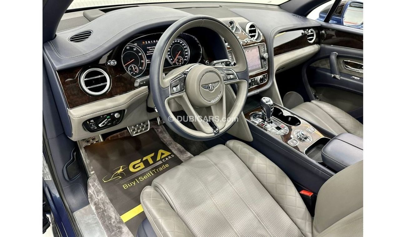 Bentley Bentayga 2017 Bentley Bentayga W12, Carbon Pack, Service History, Warranty, GCC