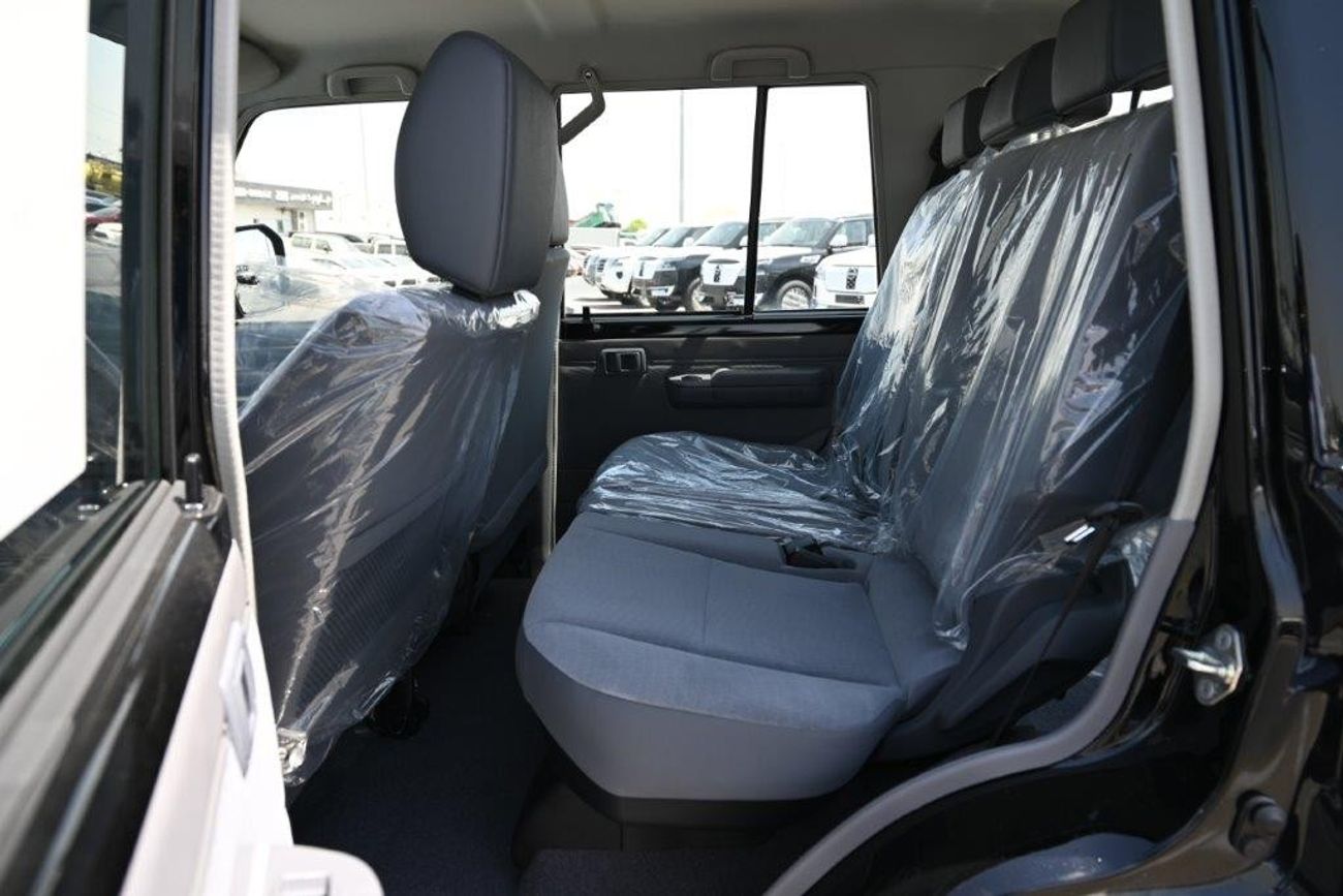 تويوتا لاند كروزر 70 2024 TOYOTA LAND CRUISER 76 HARDTOP 4.0L 4WD 6-SEATER MT