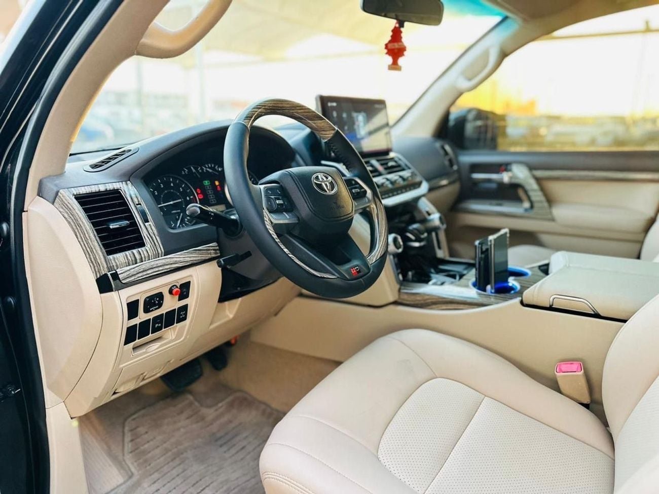 Toyota Land Cruiser GXR Toyota Landcruiser 2019 Facelift 2024 V6