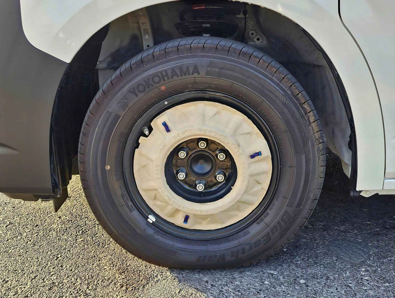 Toyota Hiace / 2.8L M/T / PASSENGER, HIGHROOF, DIESEL, DX, BLACK BUMPER / Code#68059