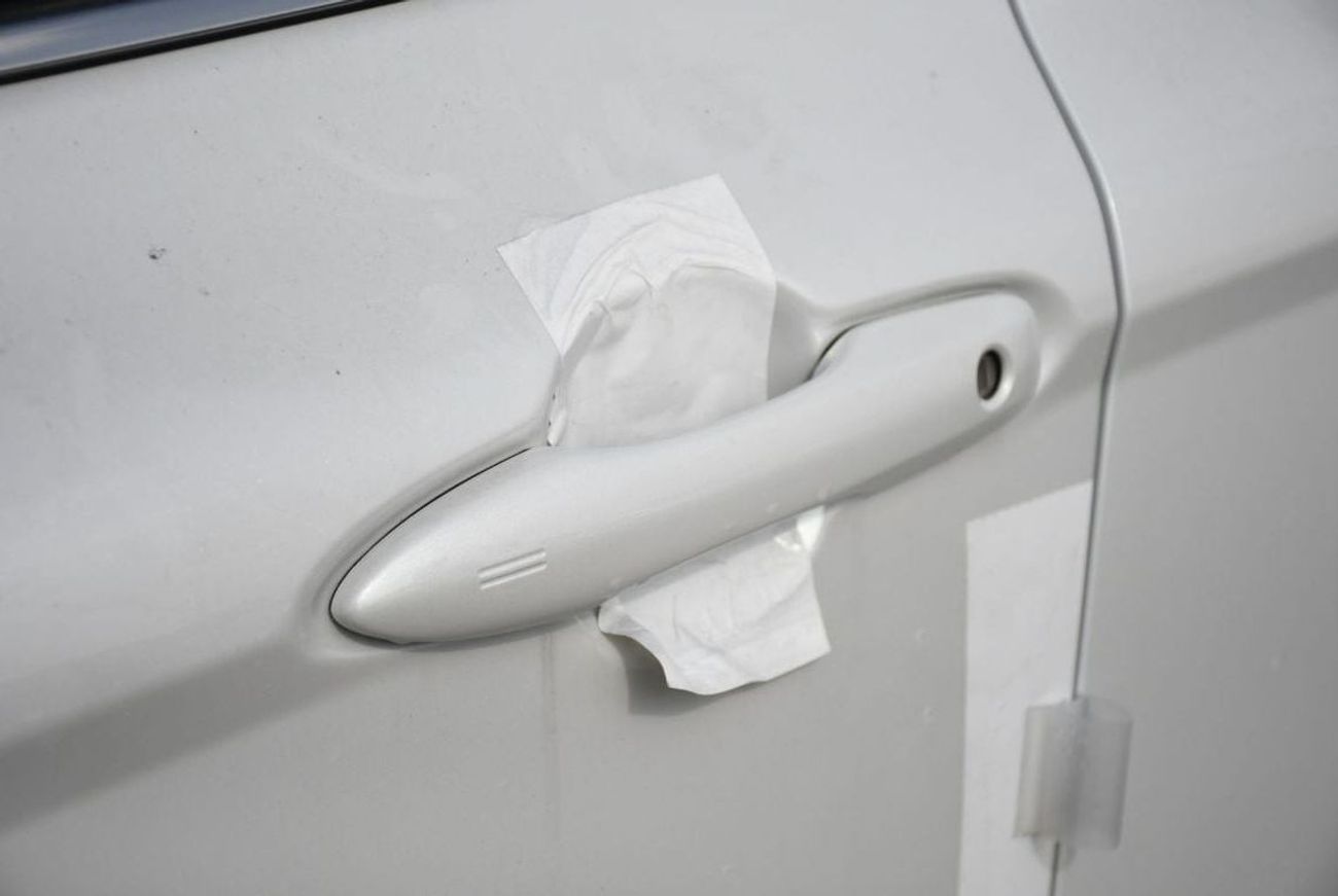 تويوتا كامري LE 2.5L HVE ( Black also available )