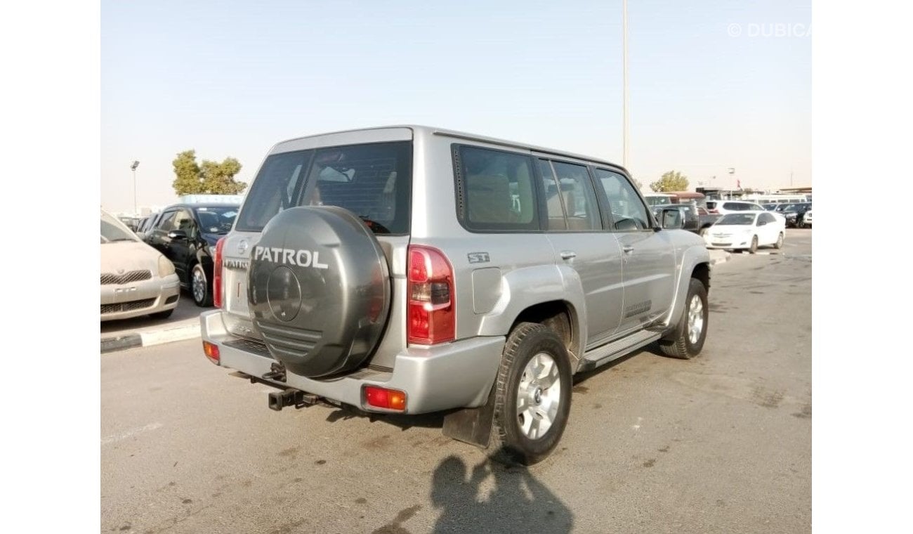 Nissan Patrol NISSAN PETROL RIGHT HAND DRIVE (PM1002)