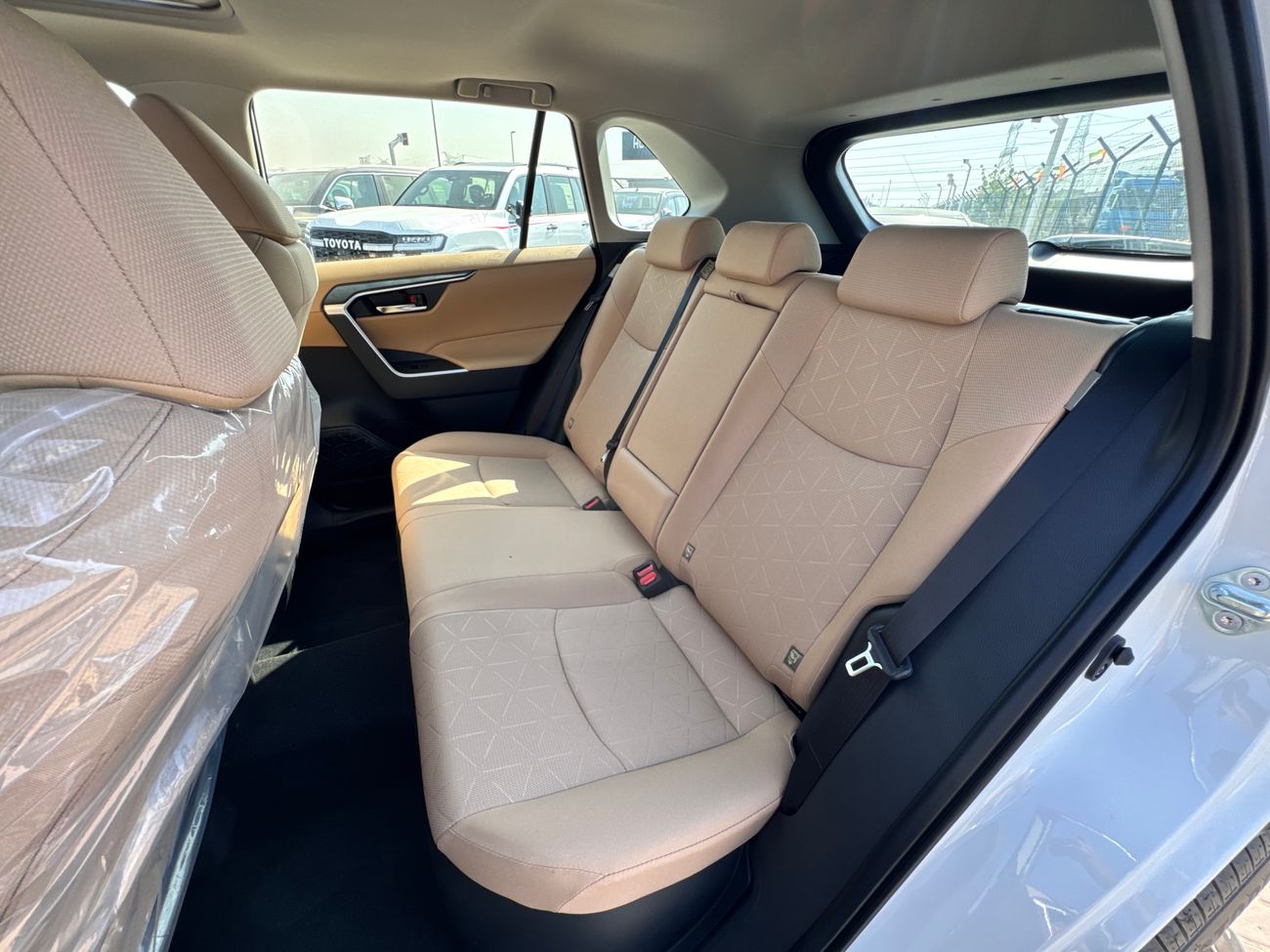 Toyota RAV4 HYBRID 2024 AWD 2.5L CUV BRAND NEW GCC 0KM