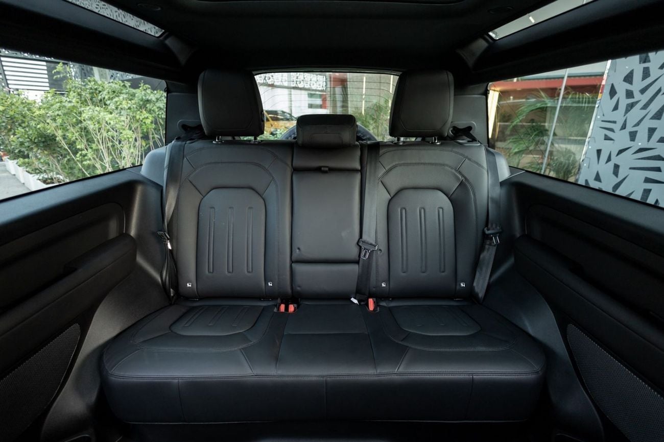 لاند روفر ديفندر P400 90 HSE 3.0L (5 Seater)