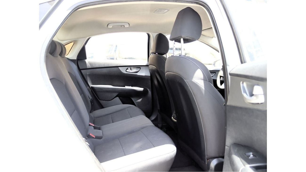 كيا سيراتو EX خالية من الحوادث - خليجي - مكينة 1600 سي سي - بحالة الوكالة من الداخل والخارج