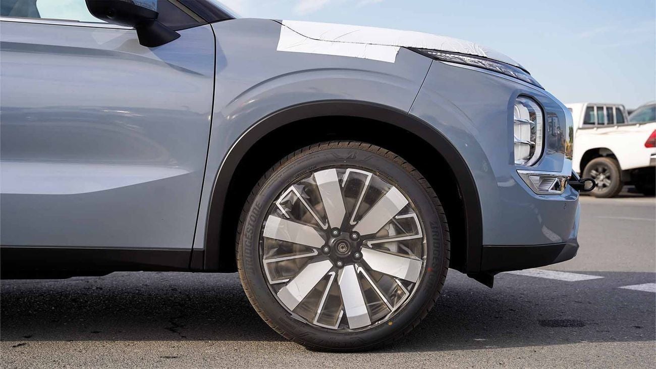 ميتسوبيشي آوتلاندر ميتسوبيشي أوتلاندر بريميوم 2026 (G08) 2.5 لتر | SUV بسبعة مقاعد | مواصفات الخليج | للتصدير فقط