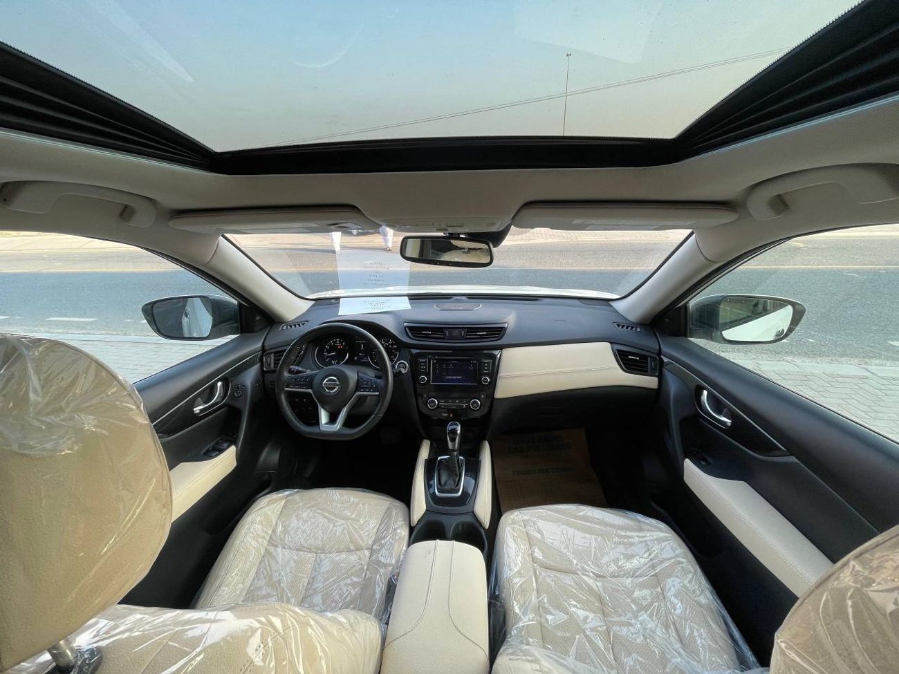 نيسان روج SL / AWD / 2.5 V4 / فتحة سقف بانورامية / كاميرا 360 درجة / رادار / نظام صوت BOSE