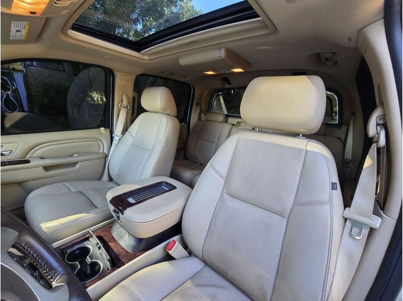 Cadillac Escalade EXT 6.2L SUV CADILLAC ESCALADE 2013 GCC PICK UP GOOD CONDITION INSIDE OUT SIDE