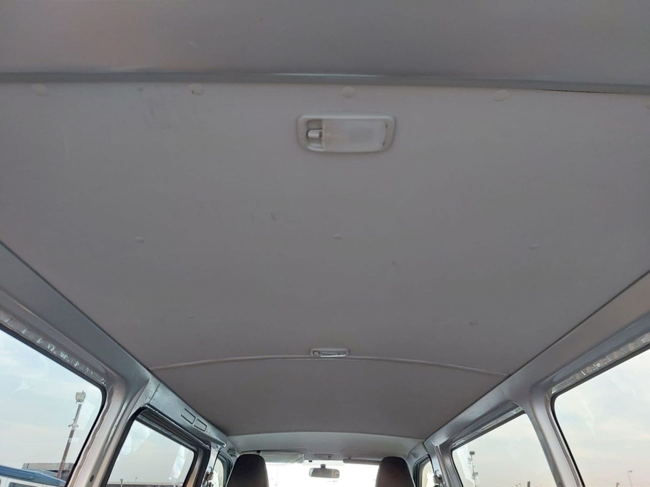 Toyota Hiace TOYOTA HIACE VAN RHD 2014 MODEL 3.0 L DIESEL AUTOMATIC(PM74812)