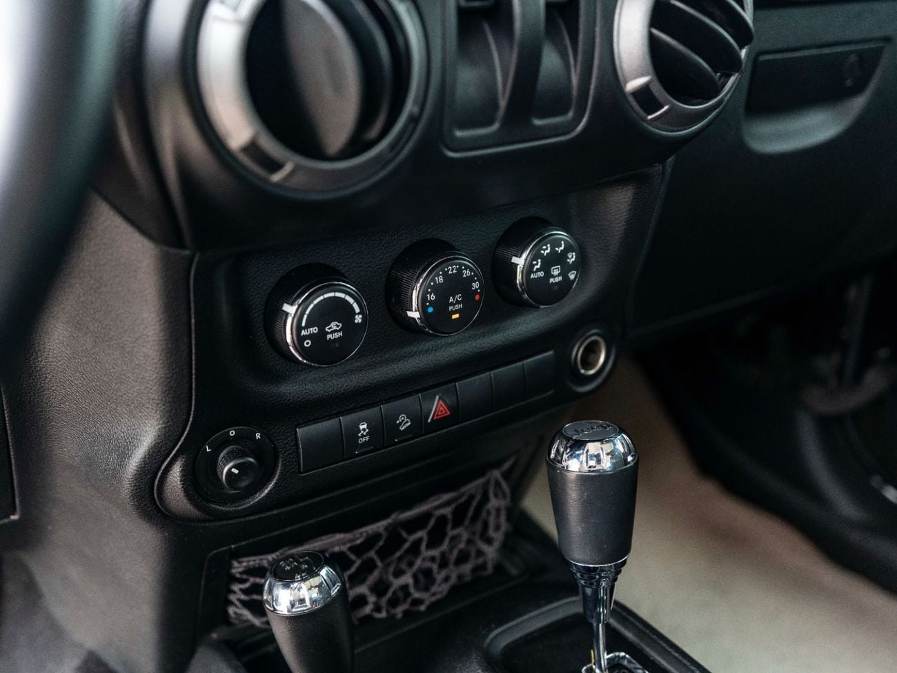 جيب رانجلر Sport 3.6L A/T (5 Seater)