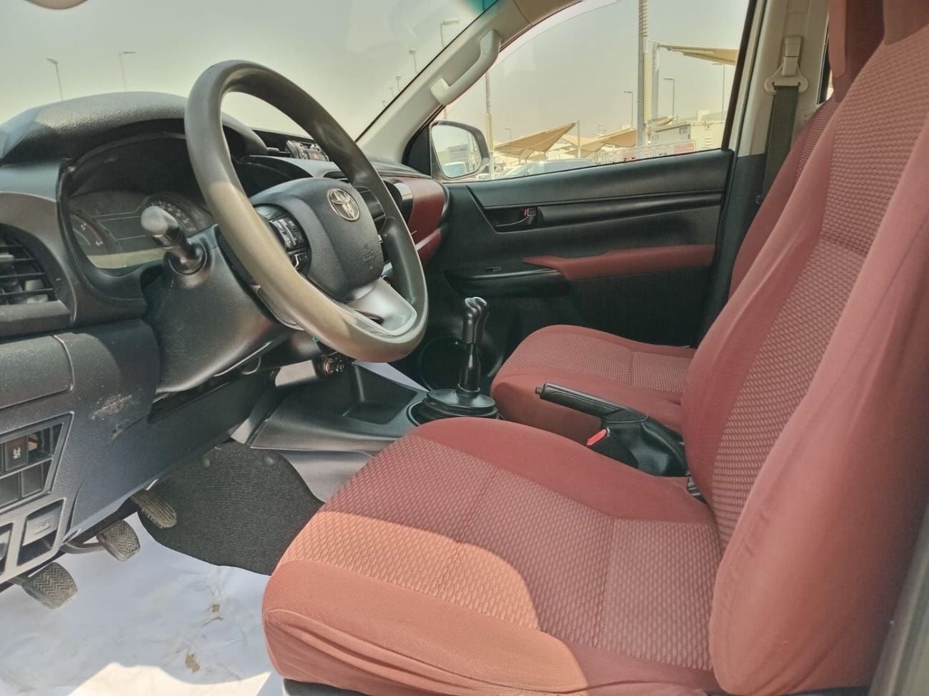 Toyota Hilux DC 2.4L 4WD DIESEL MANUAL TRANSMISSION