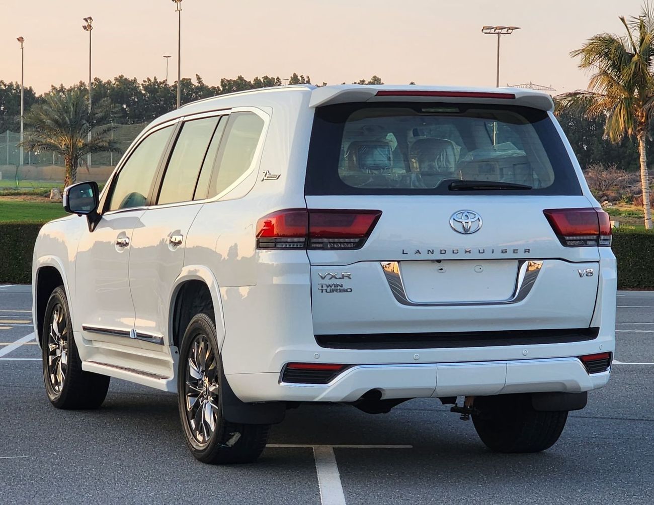 Toyota Land Cruiser VXR V8 VX.R upgrade 2022 full options