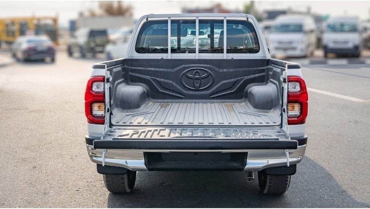تويوتا هيلوكس 2024 Toyota Hilux DC 2.7L Petrol MT - Red Interior