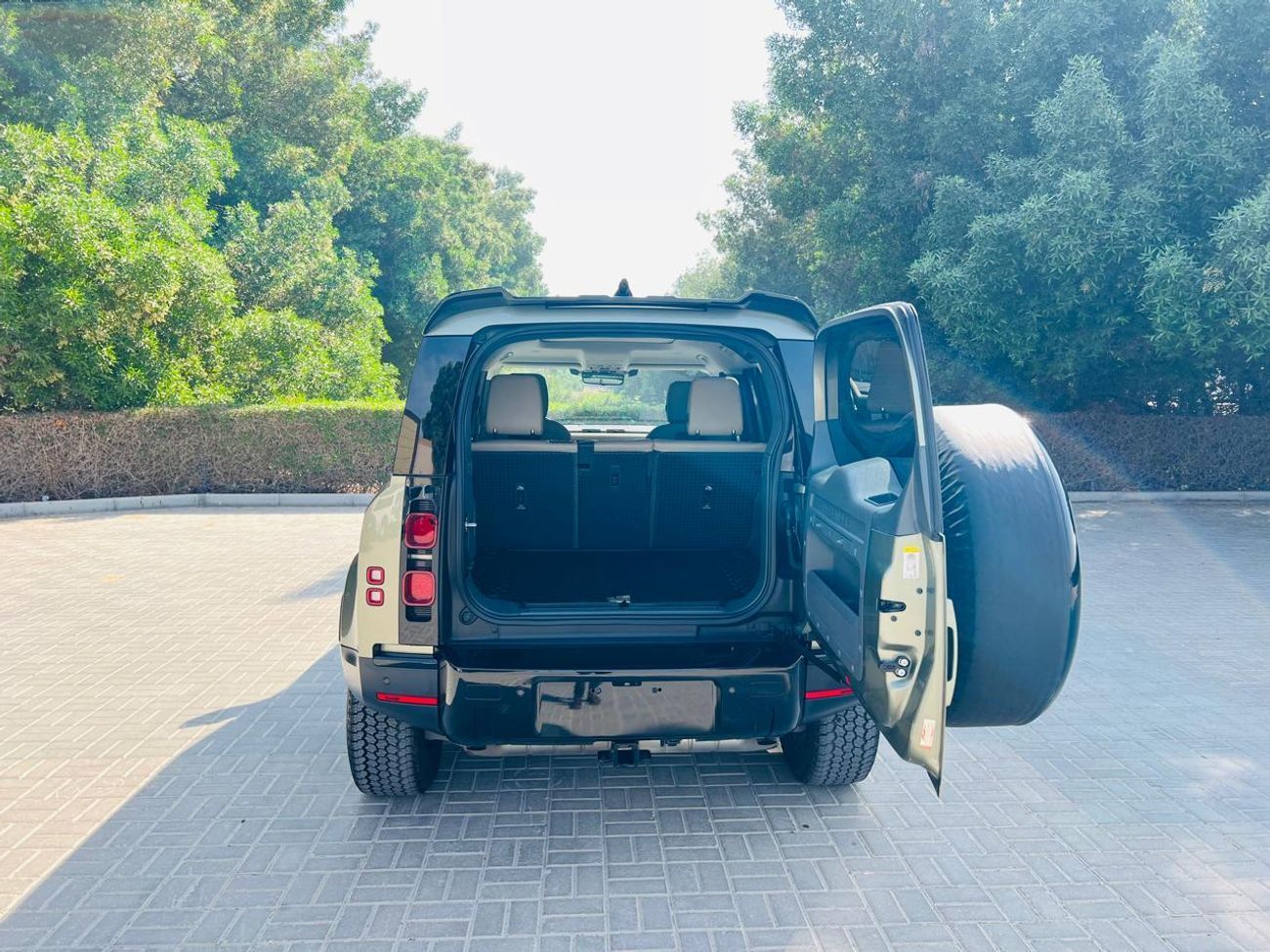 Land Rover Defender 110 SE P400 3.0L