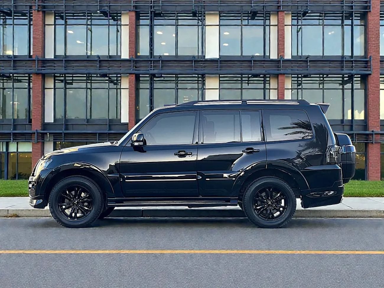 ميتسوبيشي باجيرو 1,250 EMI PM | | SIGNATURE EDITION | FULL SERVICE HISTORY | 0% DOWNPAYMENT