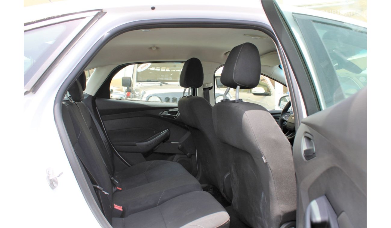 Ford Focus Ambiente ACCIDENTS FREE - GCC- CAR IS IN PERFECT CONDITION INSIDE AND OUTSIDE